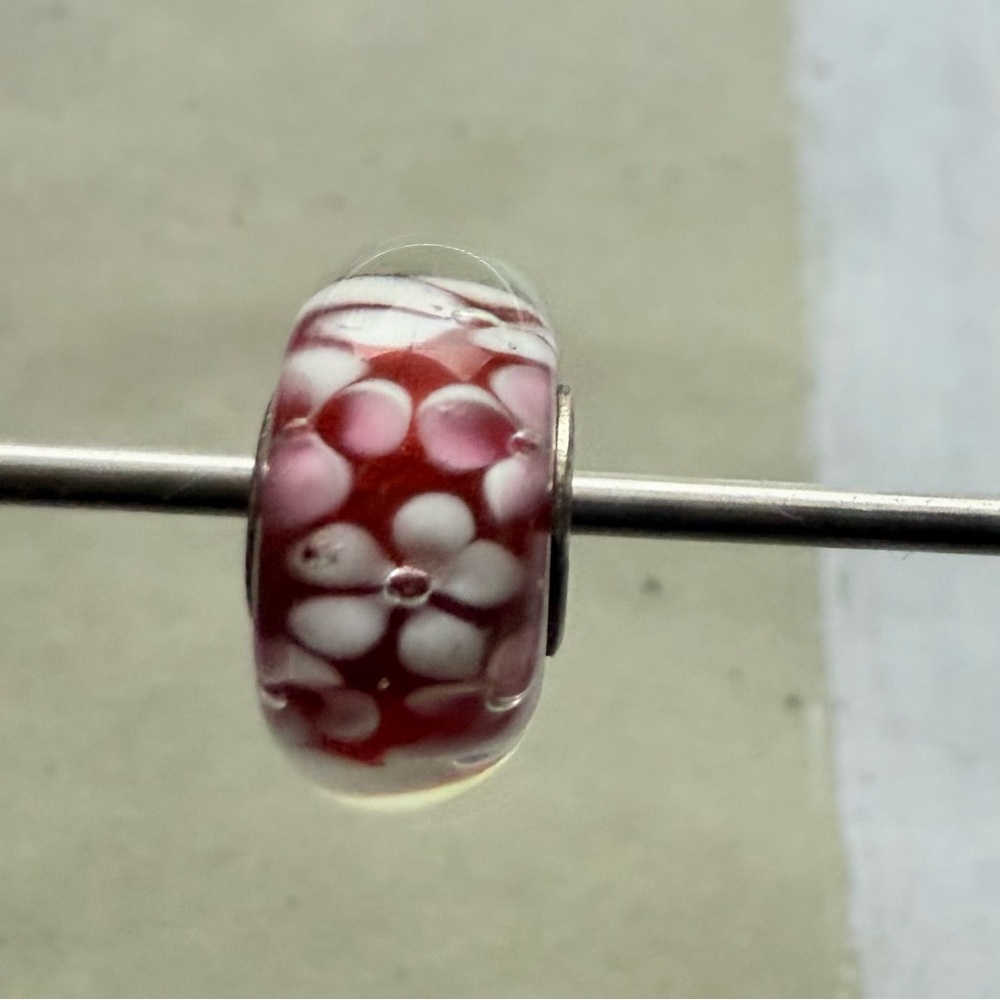 European Glass Charm Bead – Pink & White Flowers on Red Core